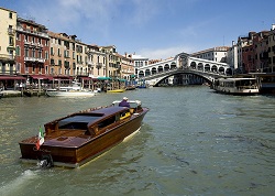venice spring canal-2